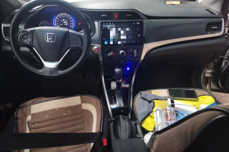 Used Honda Crider 2016 1.8L CVT Luxury Edition Center Console
