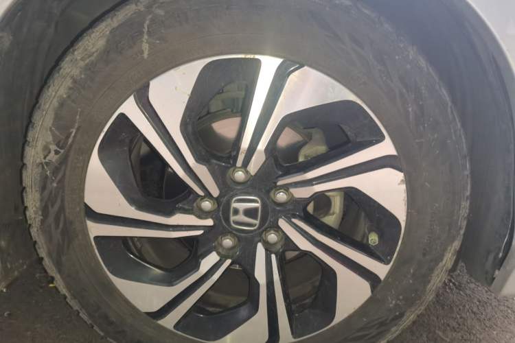 Used Honda Crider 2016 1.8L CVT Luxury Edition Right Front Wheel Hub