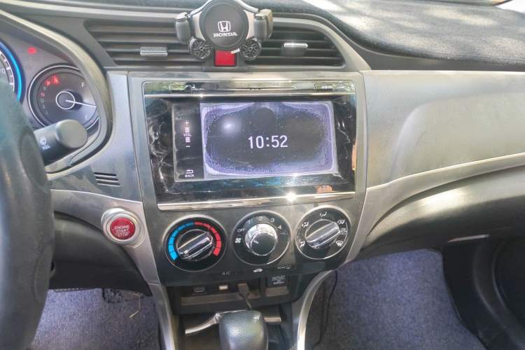 Used Honda Crider 2016 1.8L CVT Luxury Edition Audio And AC Panel