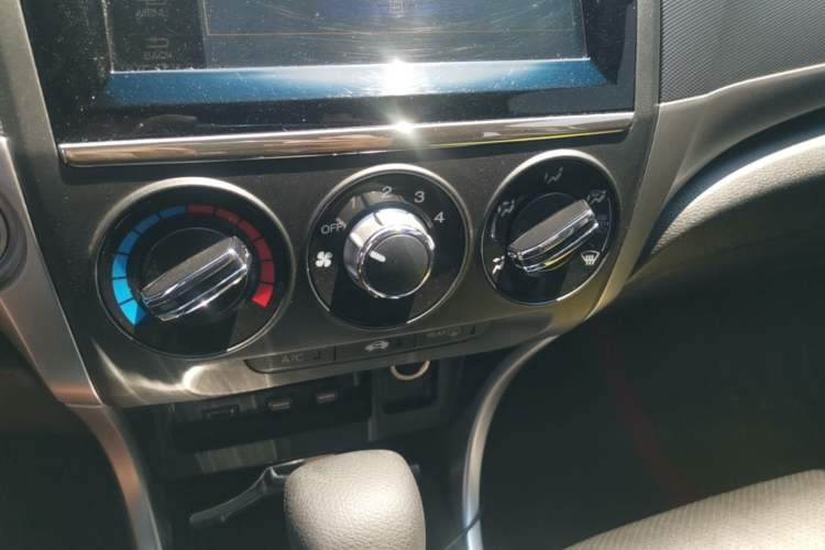 Used Honda Crider 2016 1.8L CVT Luxury Edition Audio And AC Panel