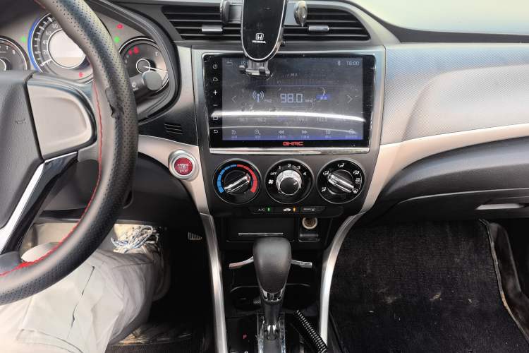 Used Honda Crider 2016 1.8L CVT Luxury Edition Audio And AC Panel