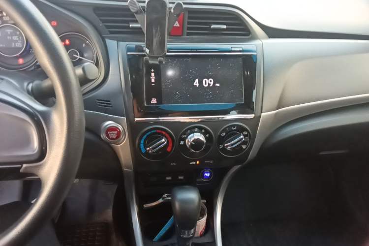 Used Honda Crider 2016 1.8L CVT Luxury Edition Audio And AC Panel