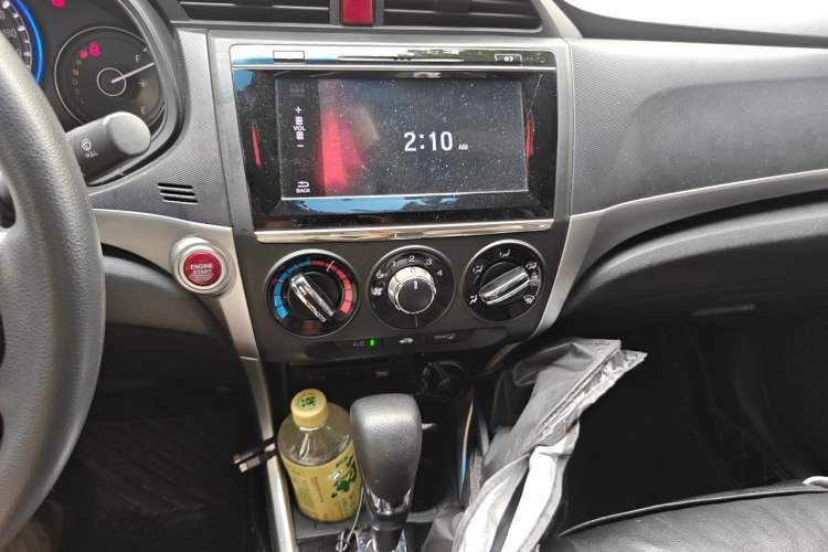 Used Honda Crider 2016 1.8L CVT Luxury Edition Audio And AC Panel