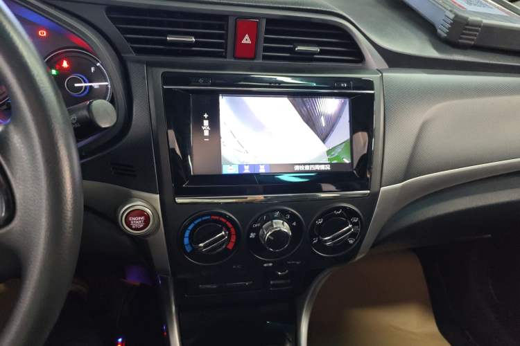 Used Honda Crider 2016 1.8L CVT Luxury Edition Audio And AC Panel