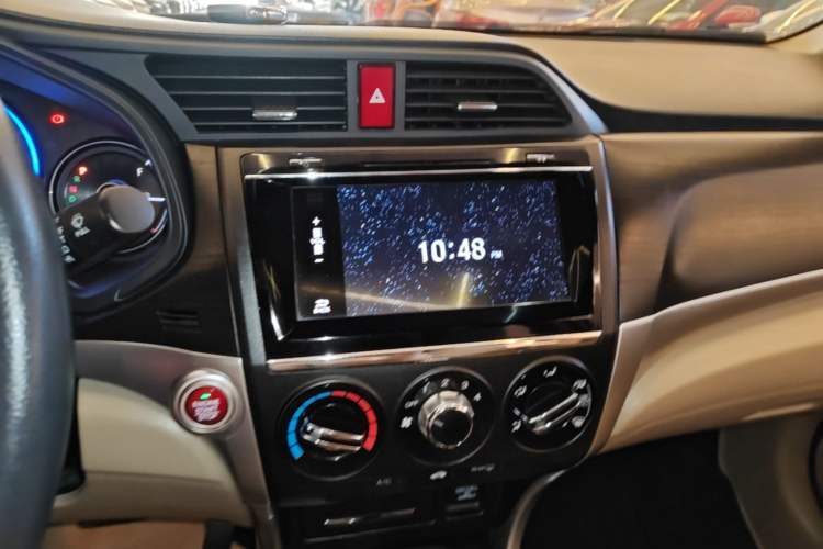 Used Honda Crider 2016 1.8L CVT Luxury Edition Audio And AC Panel