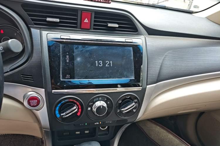 Used Honda Crider 2016 1.8L CVT Luxury Edition Audio And AC Panel