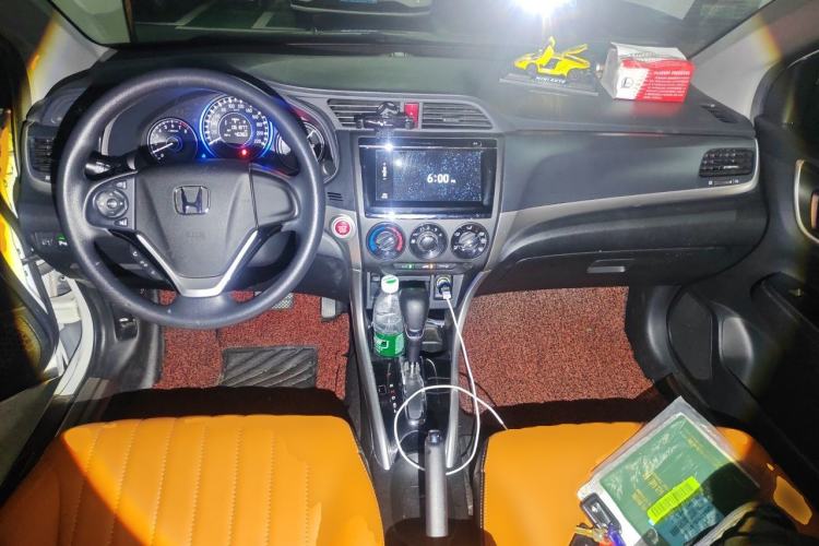 Used Honda Crider 2016 1.8L CVT Luxury Edition Center Console
