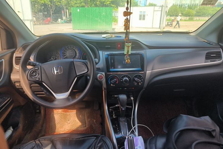 Used Honda Crider 2016 1.8L CVT Luxury Edition Center Console