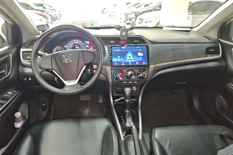 Used Honda Crider 2016 1.8L CVT Comfort Version Center Console