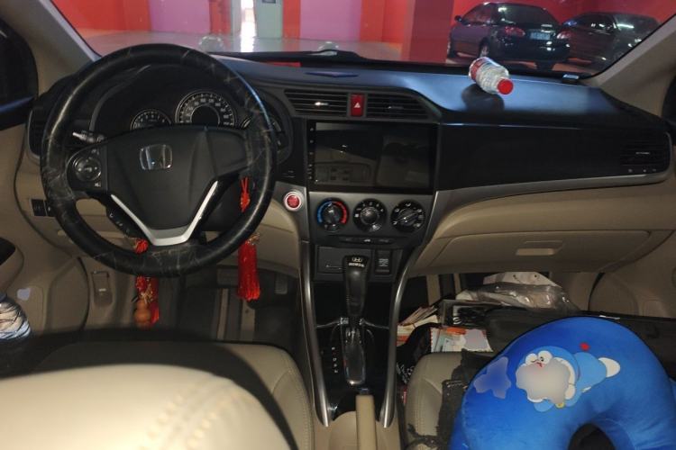 Used Honda Crider 2016 1.8L CVT Luxury Edition Center Console