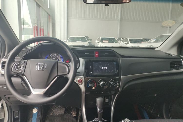 Used Honda Crider 2016 1.8L CVT Luxury Edition Center Console