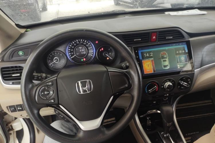 Used Honda Crider 2016 1.8L CVT Luxury Edition Center Console