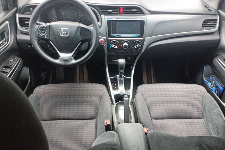 Used Honda Crider 2016 1.8L CVT Luxury Edition Center Console