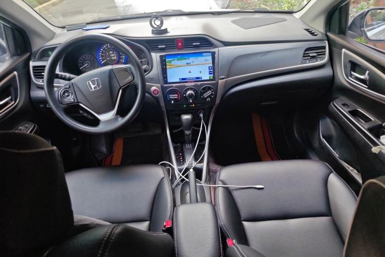 Used Honda Crider 2016 1.8L CVT Luxury Edition Center Console