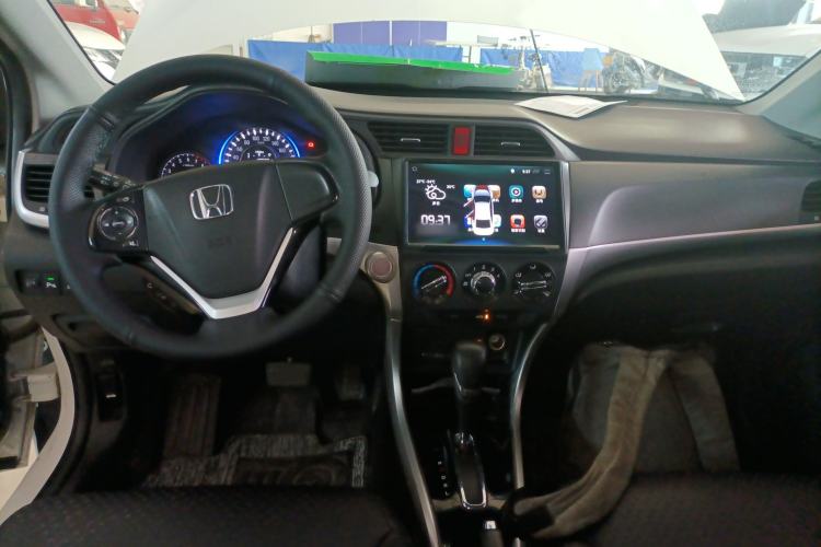 Used Honda Crider 2016 1.8L CVT Luxury Edition Center Console