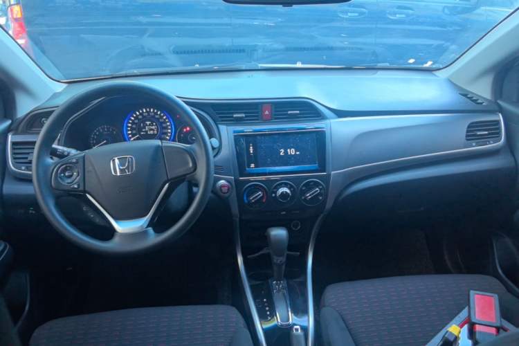 Used Honda Crider 2016 1.8L CVT Luxury Edition Center Console