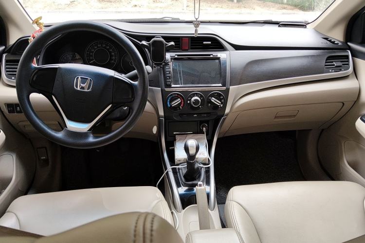 Used Honda Crider 2016 1.8L Manual Fashion Edition Center Console