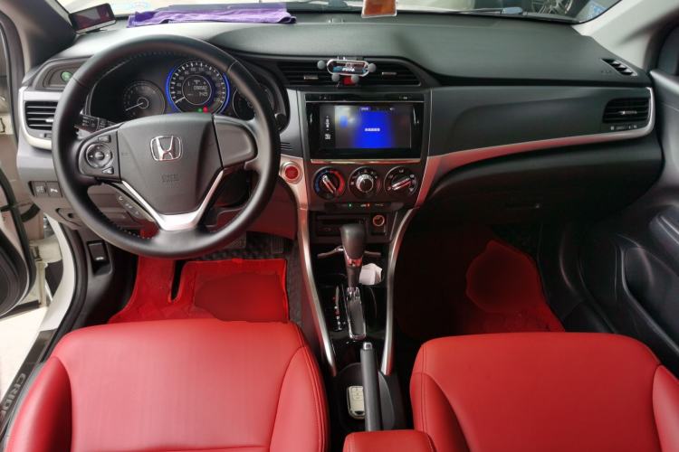 Used Honda Crider 2016 1.8L CVT Luxury Edition Center Console