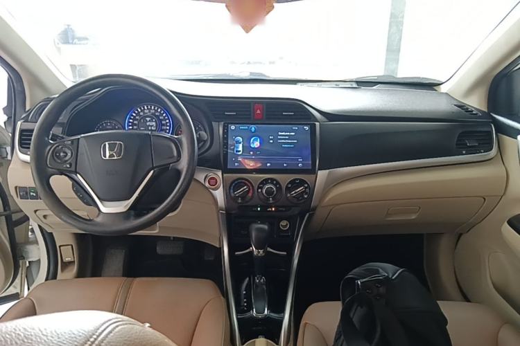 Used Honda Crider 2016 1.8L CVT Luxury Edition Center Console