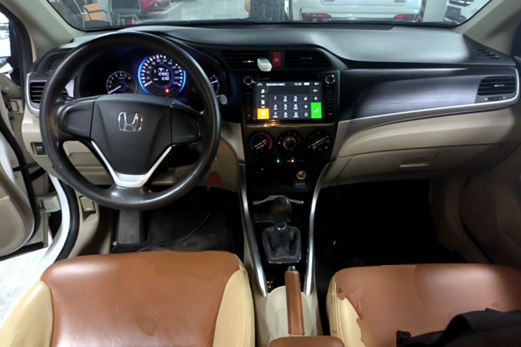Used Honda Crider 2016 1.8L Manual Comfort Version Center Console