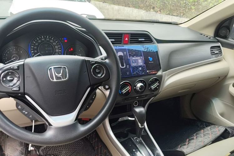Used Honda Crider 2016 1.8L CVT Comfort Version Center Console