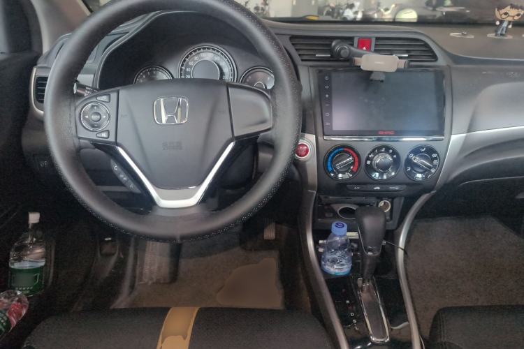 Used Honda Crider 2016 1.8L CVT Luxury Edition Center Console