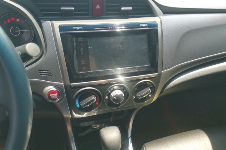 Used Honda Crider 2016 1.8L CVT Luxury Edition Center Console