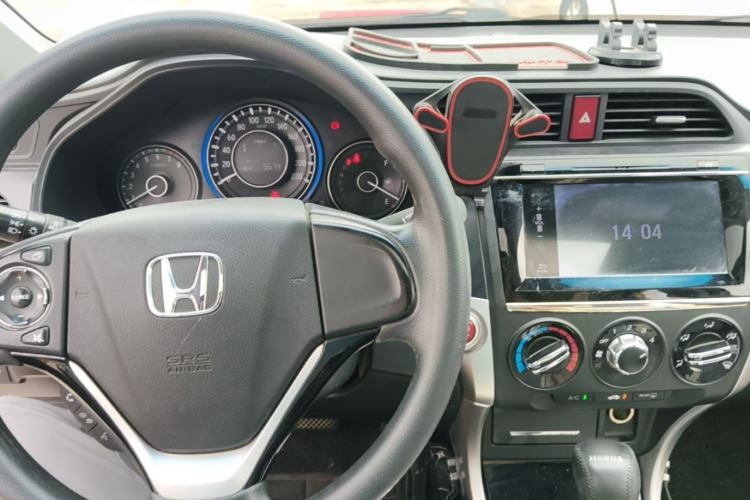 Used Honda Crider 2016 1.8L CVT Luxury Edition Center Console