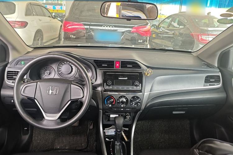 Used Honda Crider 2016 1.8L CVT Comfort Version Center Console