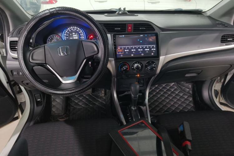 Used Honda Crider 2016 1.8L CVT Comfort Version Center Console