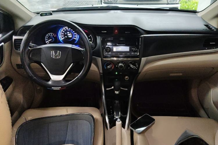 Used Honda Crider 2016 1.8L CVT Comfort Version Center Console