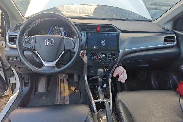 Used Honda Crider 2016 1.8L CVT Luxury Edition Center Console