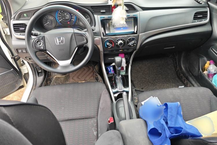 Used Honda Crider 2016 1.8L CVT Luxury Edition Center Console