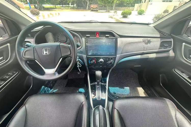 Used Honda Crider 2016 1.8L CVT Comfort Version Center Console