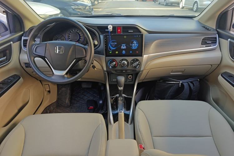 Used Honda Crider 2016 1.8L CVT Comfort Version Center Console