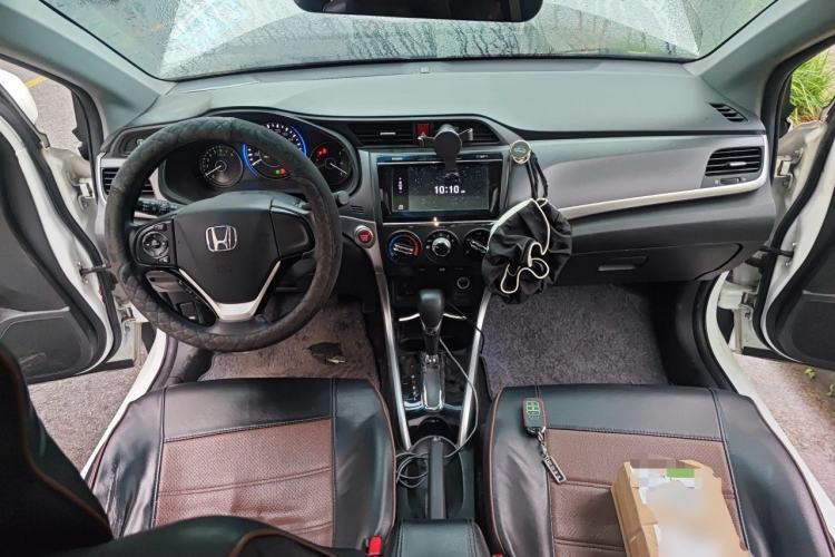 Used Honda Crider 2016 1.8L CVT Luxury Edition Center Console