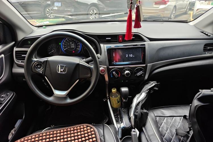 Used Honda Crider 2016 1.8L CVT Luxury Edition Center Console