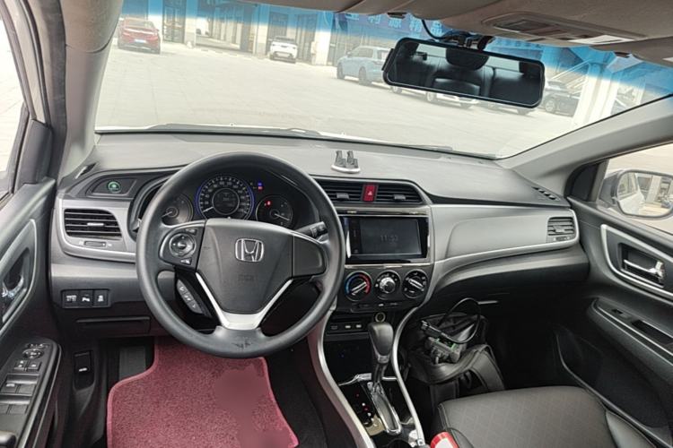 Used Honda Crider 2016 1.8L CVT Luxury Edition Center Console