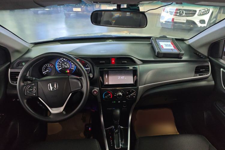 Used Honda Crider 2016 1.8L CVT Luxury Edition Center Console