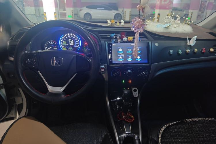 Used Honda Crider 2016 1.8L CVT Luxury Edition Center Console