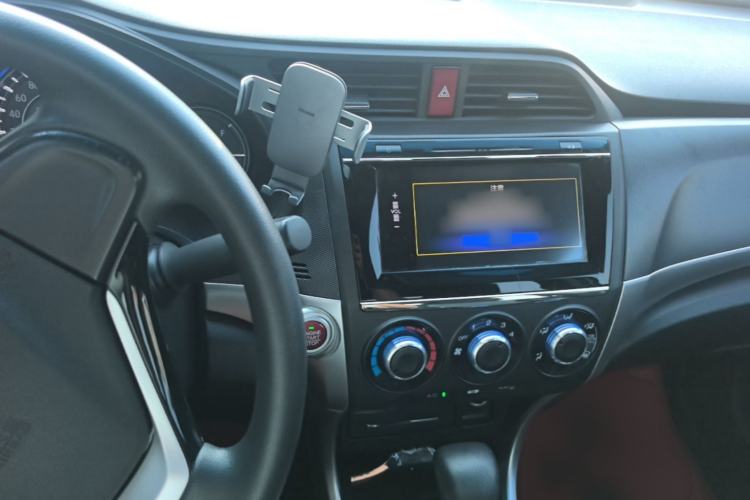 Used Honda Crider 2016 1.8L CVT Luxury Edition Center Console