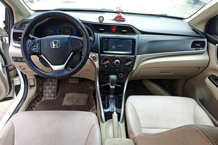 Used Honda Crider 2016 1.8L CVT Luxury Edition Center Console