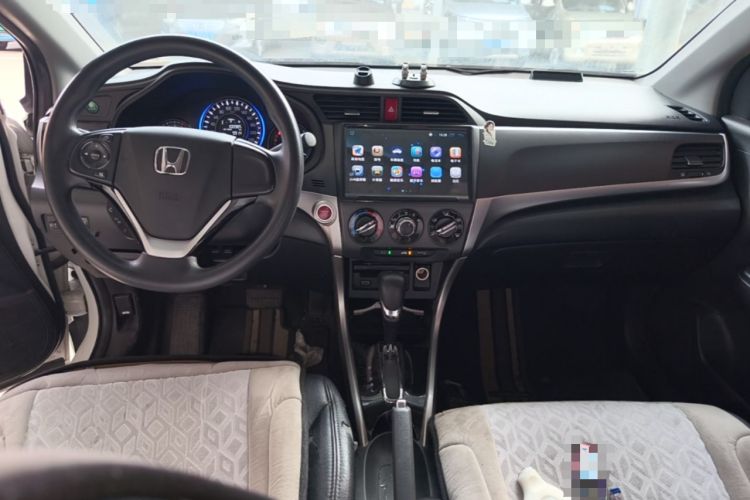 Used Honda Crider 2016 1.8L CVT Luxury Edition Center Console