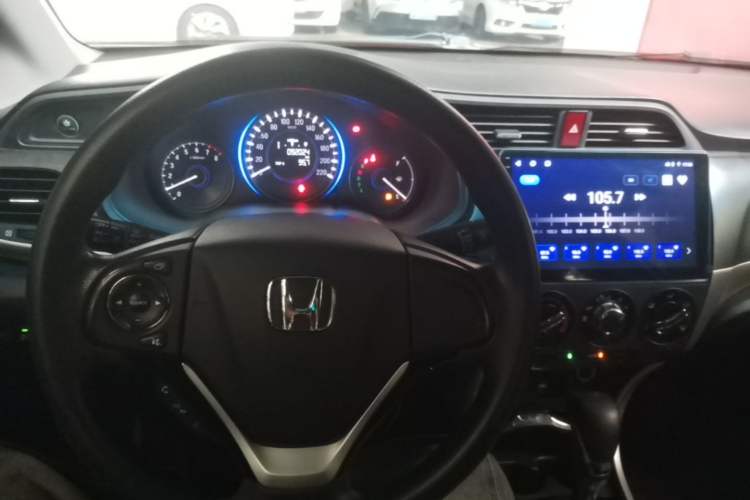 Used Honda Crider 2016 1.8L CVT Luxury Edition Center Console