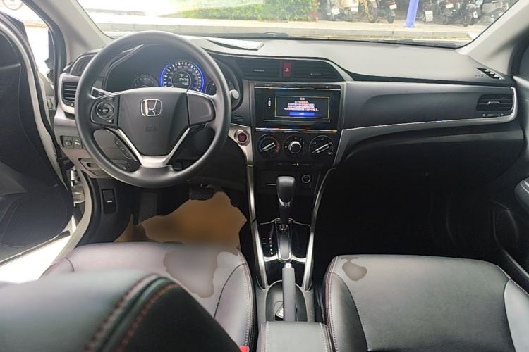 Used Honda Crider 2016 1.8L CVT Luxury Edition Center Console