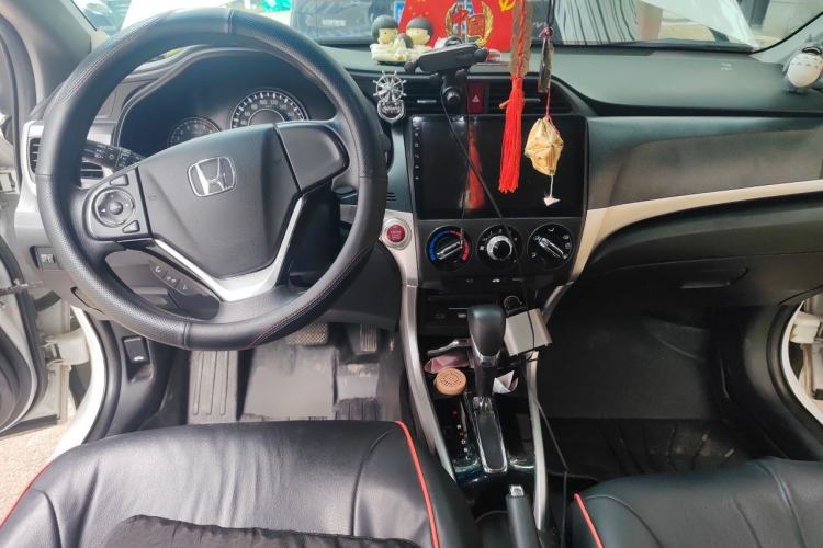 Used Honda Crider 2016 1.8L CVT Luxury Edition Center Console