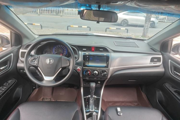 Used Honda Crider 2016 1.8L CVT Luxury Edition Center Console