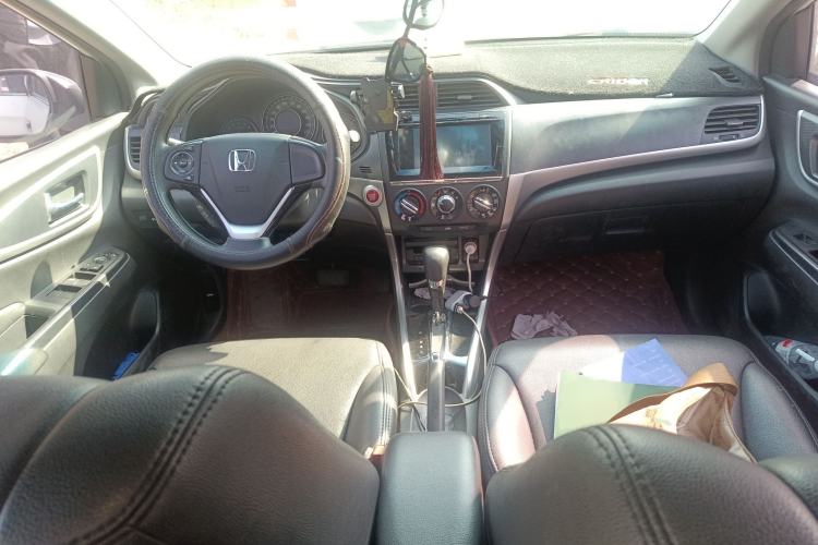 Used Honda Crider 2016 1.8L CVT Luxury Edition Center Console