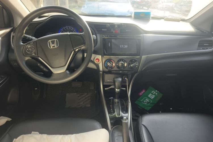 Used Honda Crider 2016 1.8L CVT Luxury Edition Center Console