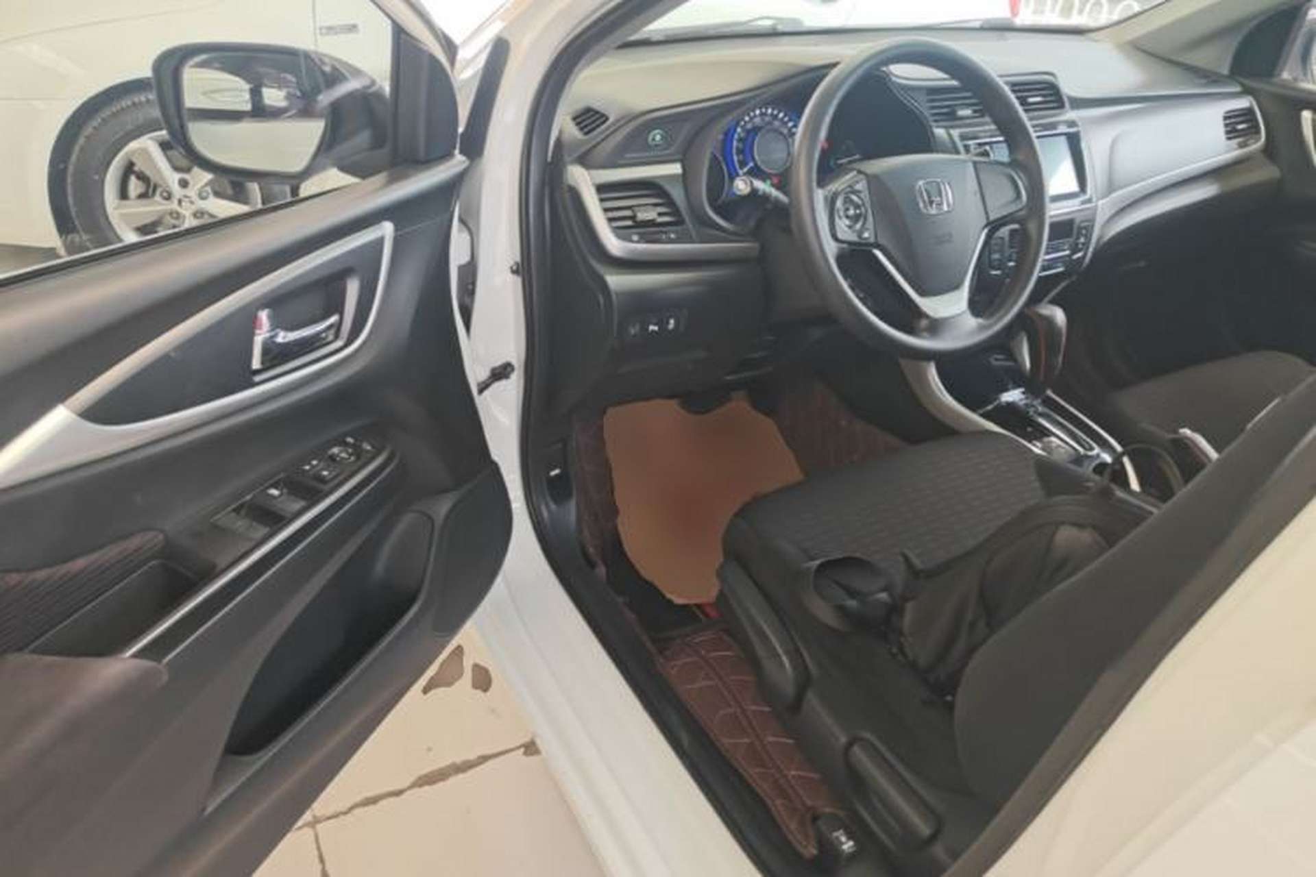 Used Honda Crider 2016 1.8L CVT Leading Edition Driver Seat
